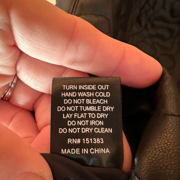 Black Mini skirt - Picture 5 of 9